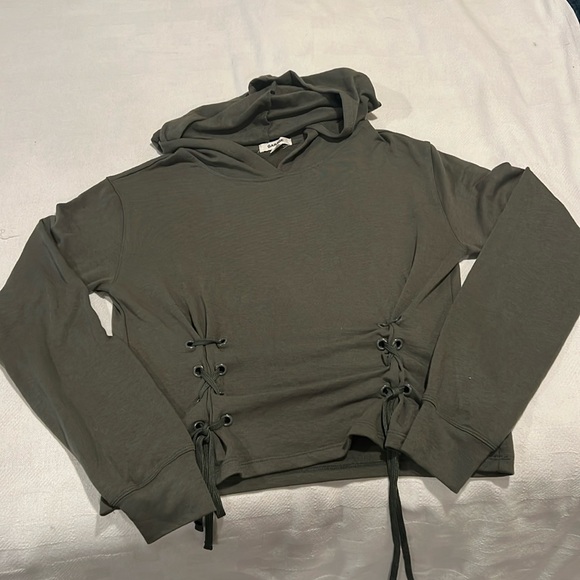Tops - Garage/ Army green top